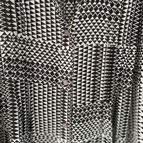 Chaus White and Black Geometric Print Blouse - Picture 5 of 7